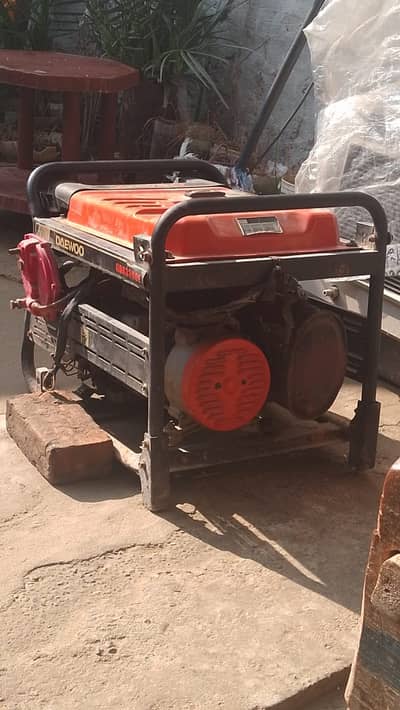 Daewoo GDA3300E 2.5KW Petrol and gas Generator - 7HP 230V