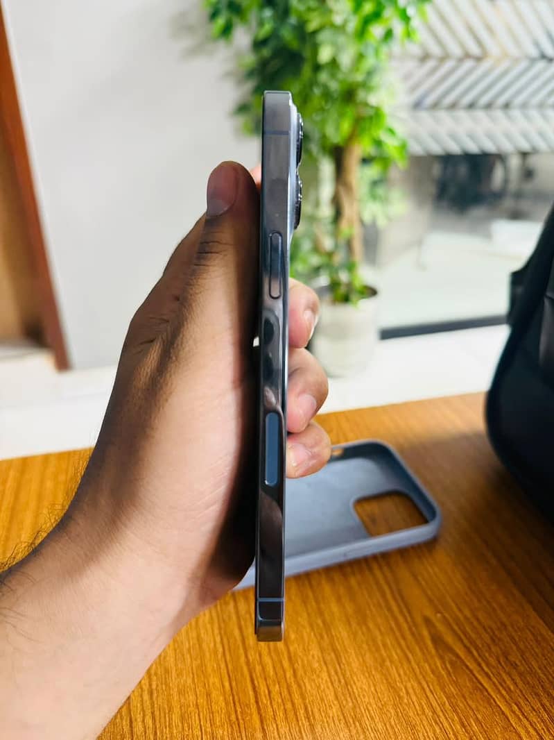iPhone 13 Pro Max 3