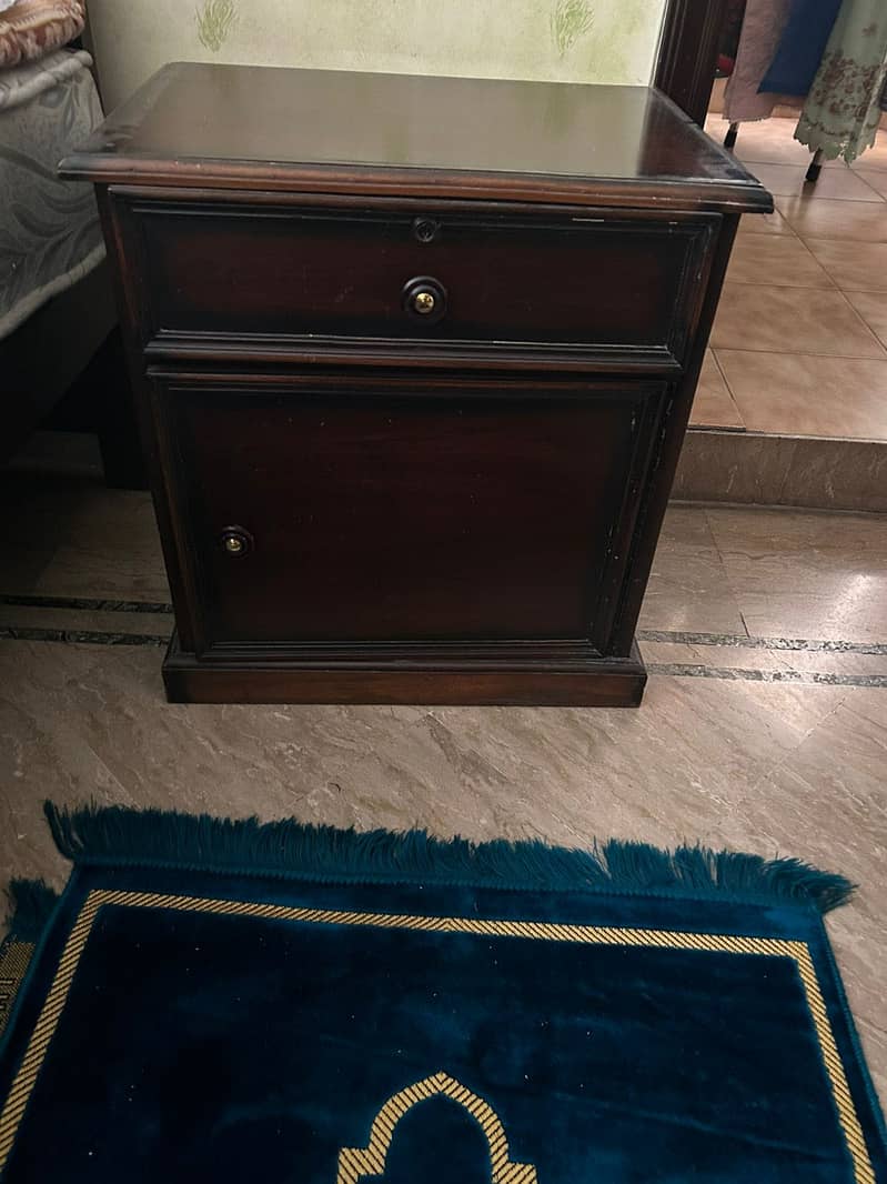 Single bed 7
