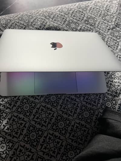 Macbook Air early 2015 ( retina display )