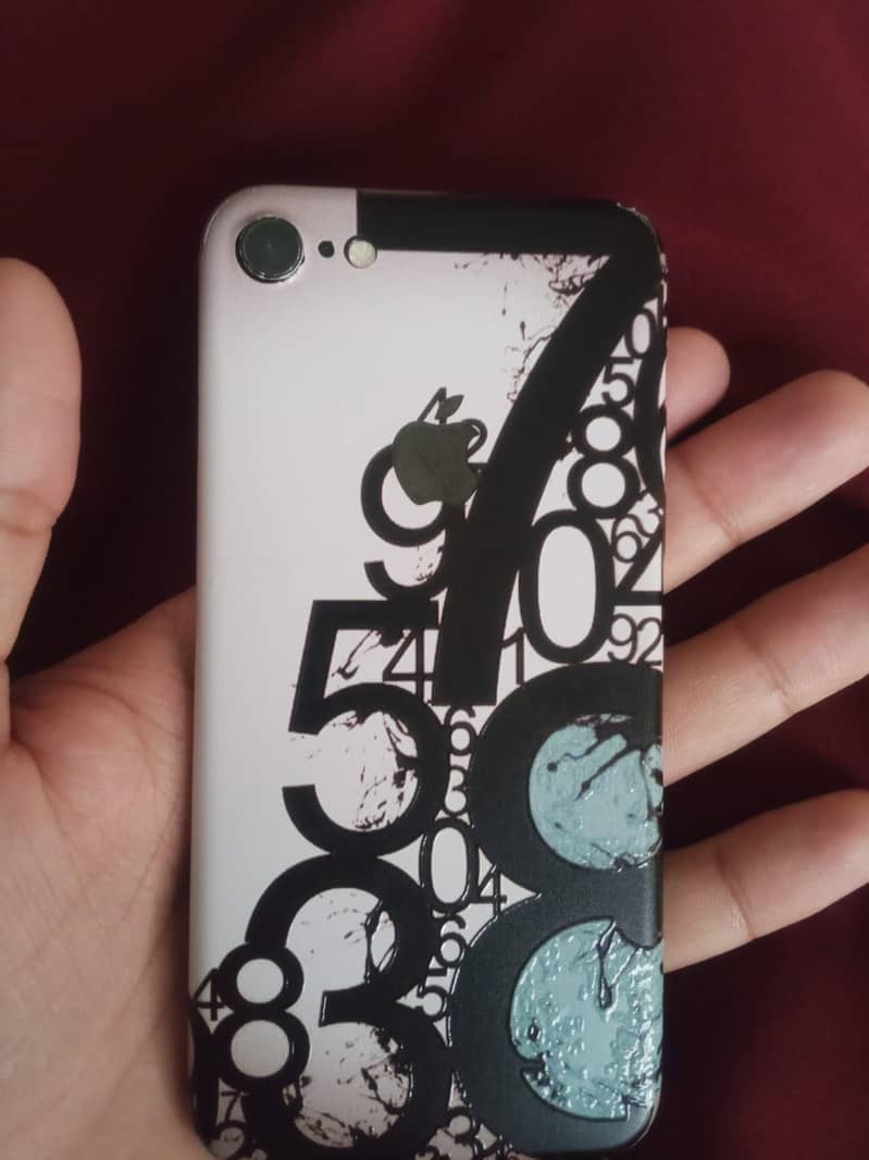 Apple iPhone 7 0