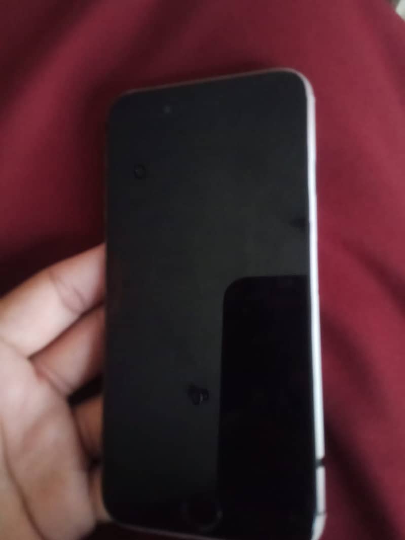 Apple iPhone 7 2