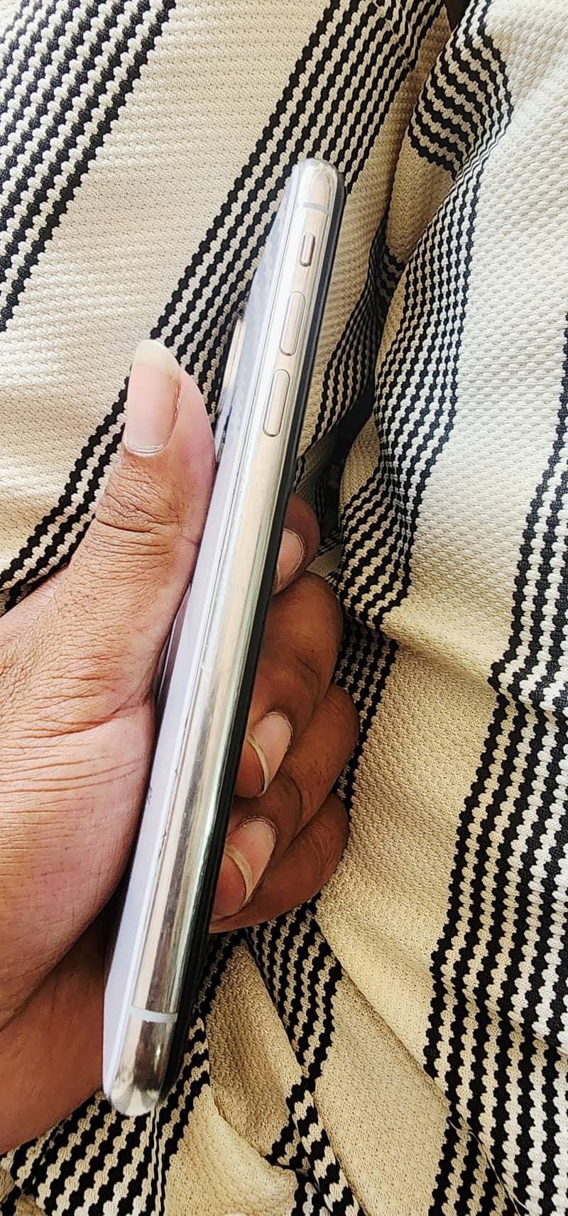 Apple iPhone X 4