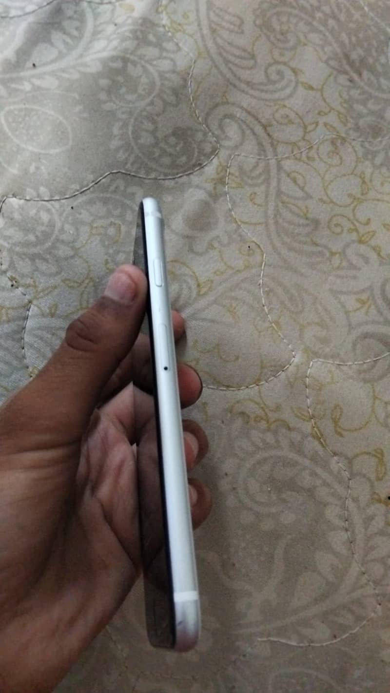 Iphone se 2022 4