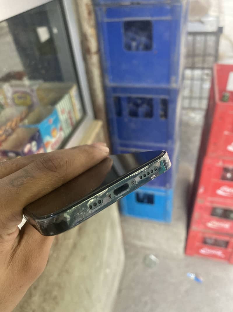 iPhone 13 1