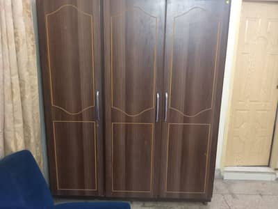 Beautiful 3 door cupboard with full storage in very well condition