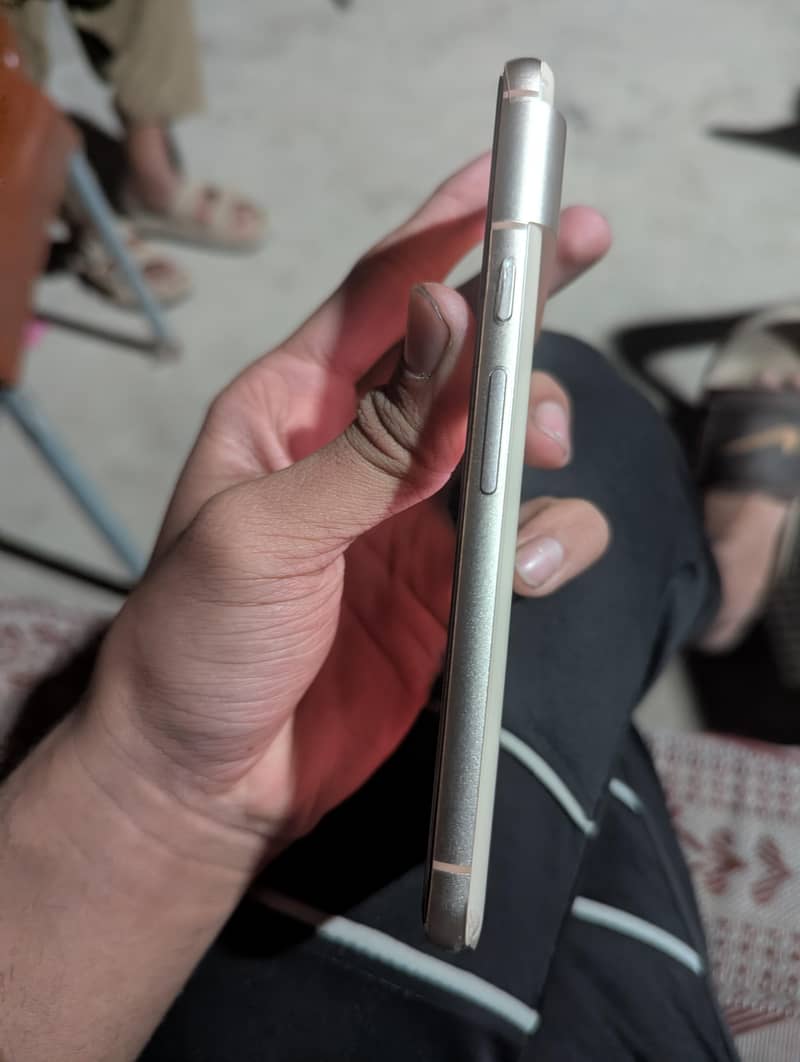 GOOGLE PIXEL 8 1