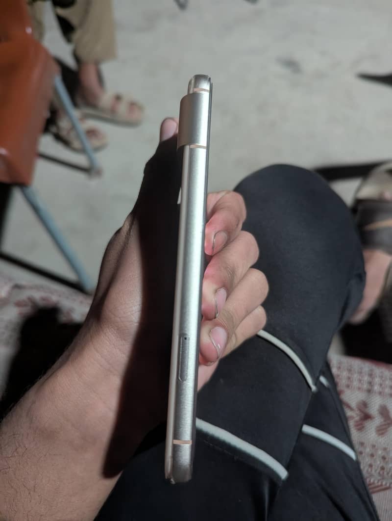 GOOGLE PIXEL 8 2