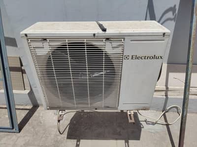 ac . 75  Ton siplit ac