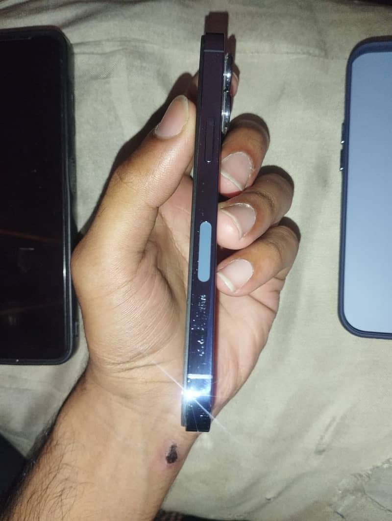 iPhone 13 Pro //0//3//2//5//8//8//1//0//0//9//3/ 3