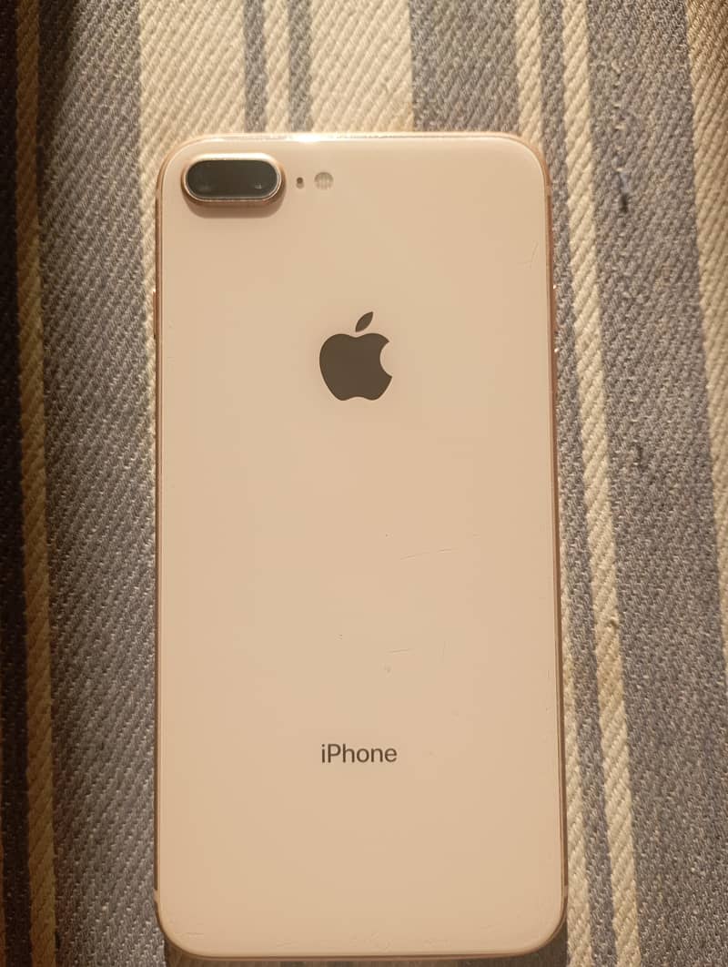 Apple iPhone 8 Plus 1