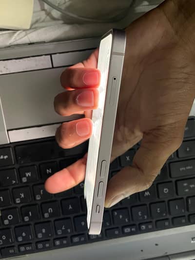 Apple iPhone 13 mini
