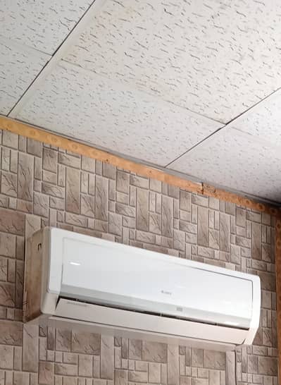 inverter Gree good condition
