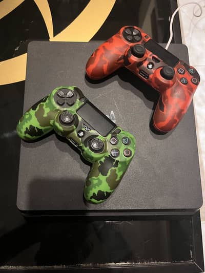Playstation 4- Slim edition