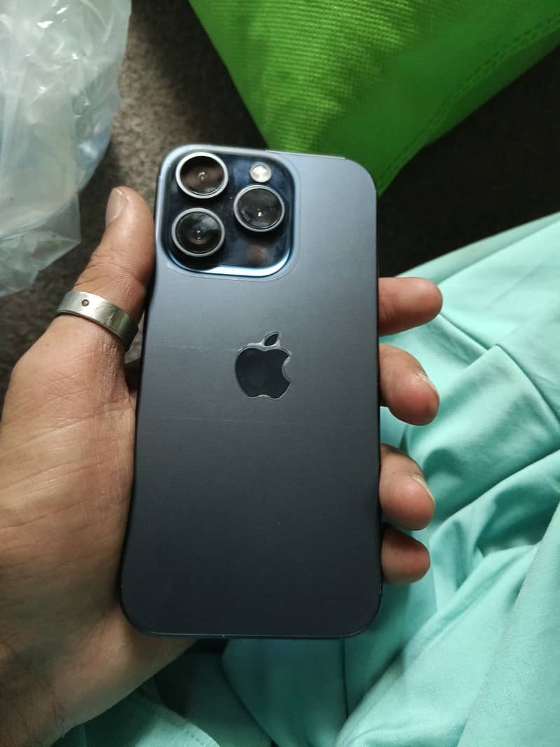 Iphone 15 pro 4
