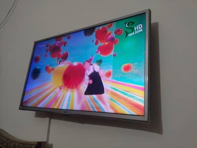LG led 32 inch for sale good condition
