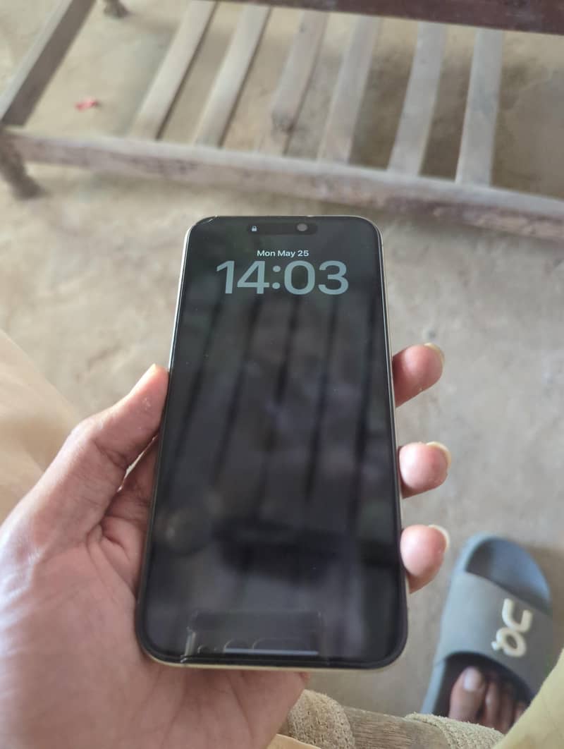 iphone 15 pro max LLA battery 92 0