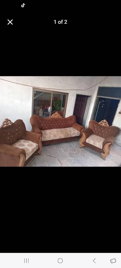 three seater and to single sofas sett