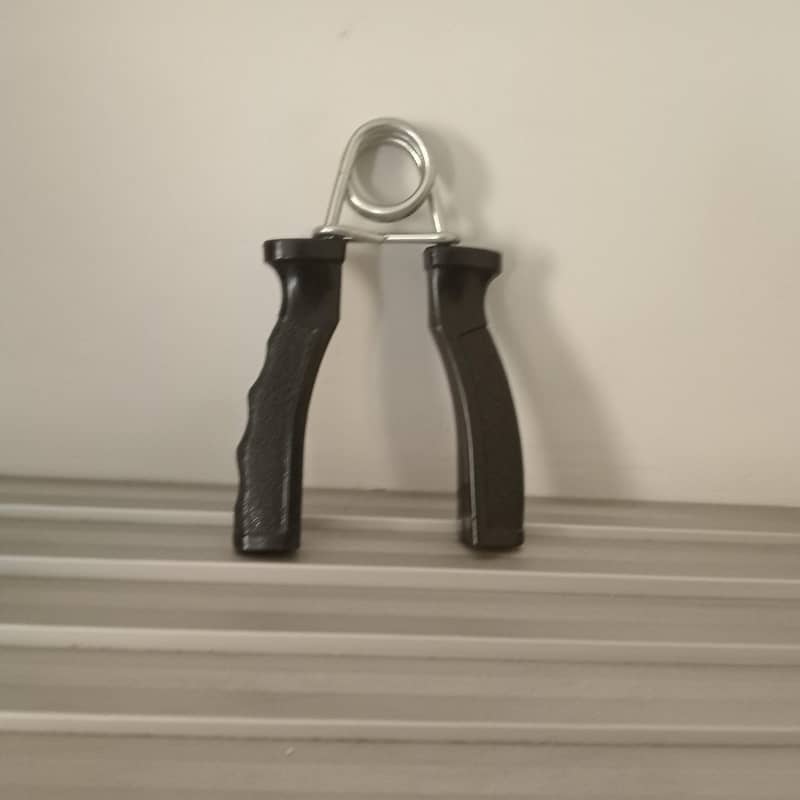 hand gripper 3