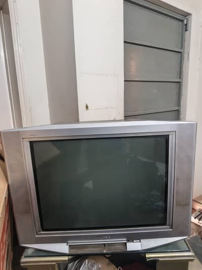 Sony Trinitron wega 32 inch with tv trolley