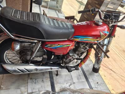 125 RED 2018