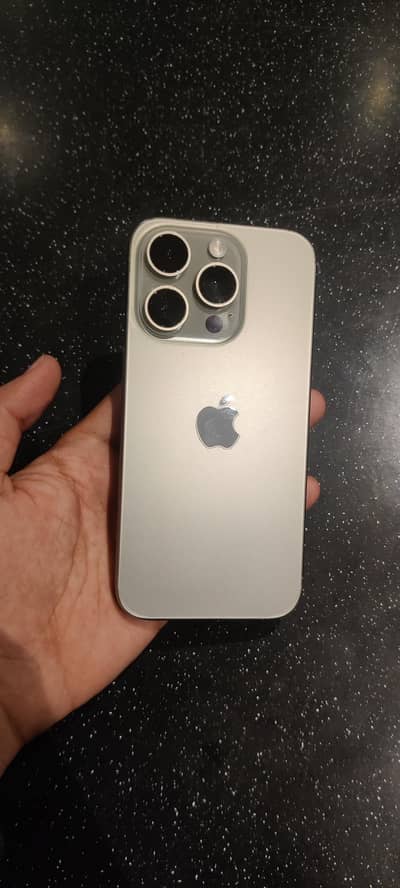 Apple iPhone 15 Pro natural with box