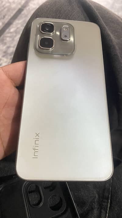 Infinix hot 50i for sale oky condition ha ! Whatsapp 03145251411