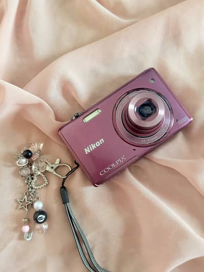 Nikon coolpix s5200 for sale
