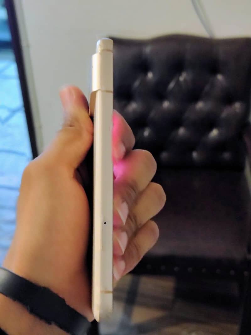 Google Pixel 8 6