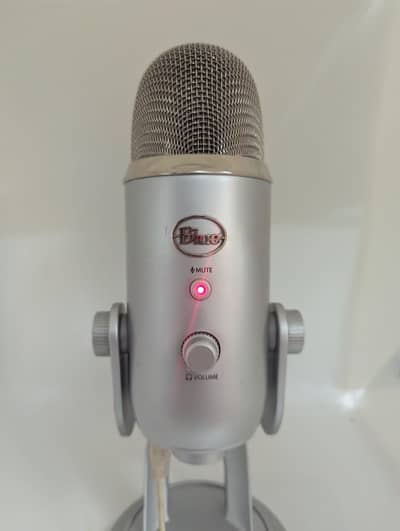 Blue yeti premium microphone