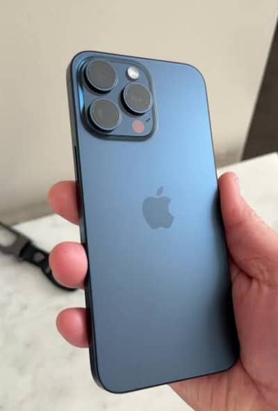 I Phone 15 pro waterpack 90% battery health Jv