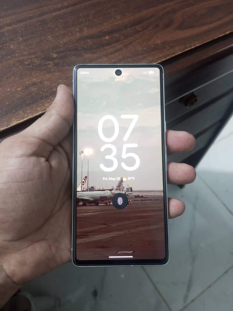 Google Pixel 7 4