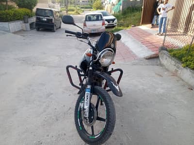 ybr 125g 2023 special edition mat green colour.