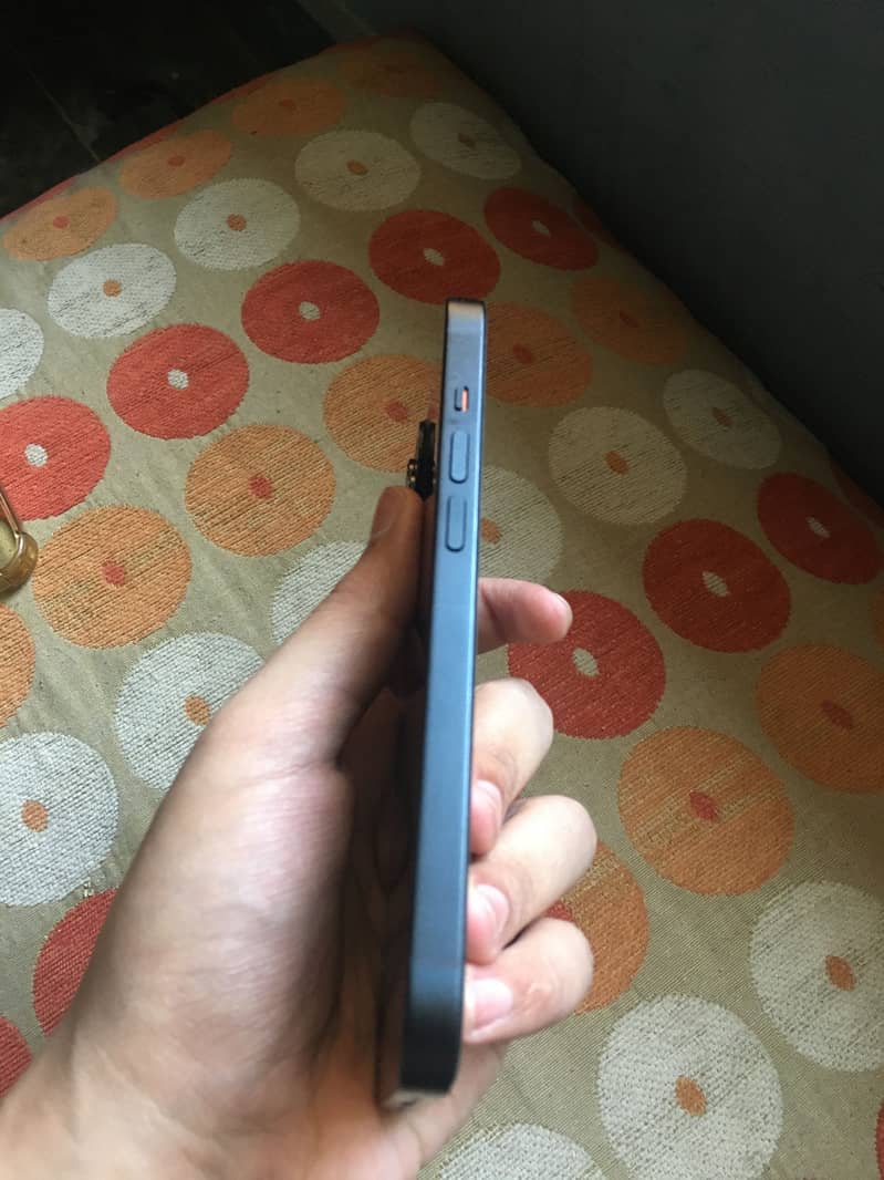 iPhone 14 2