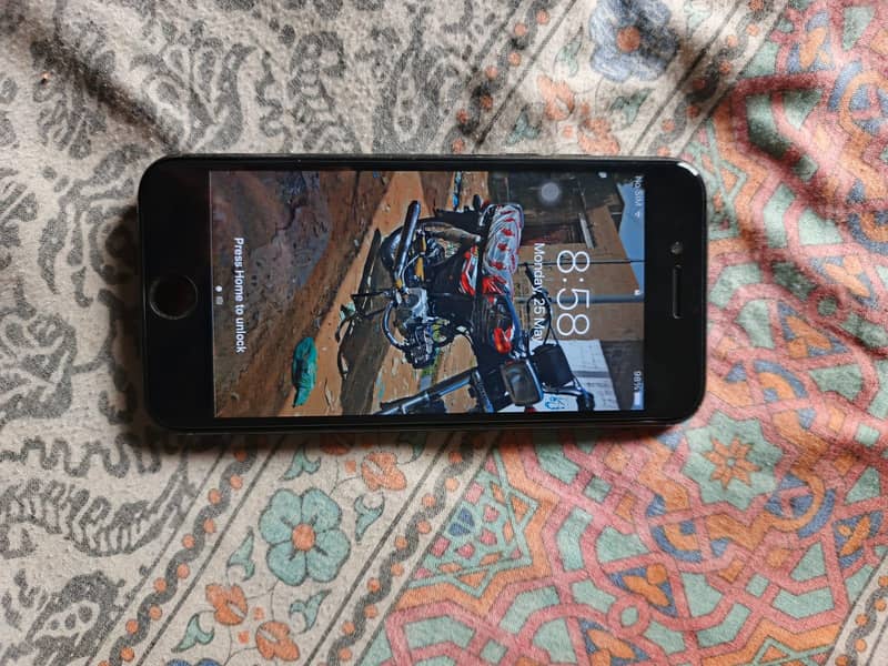 Apple iPhone 7 6