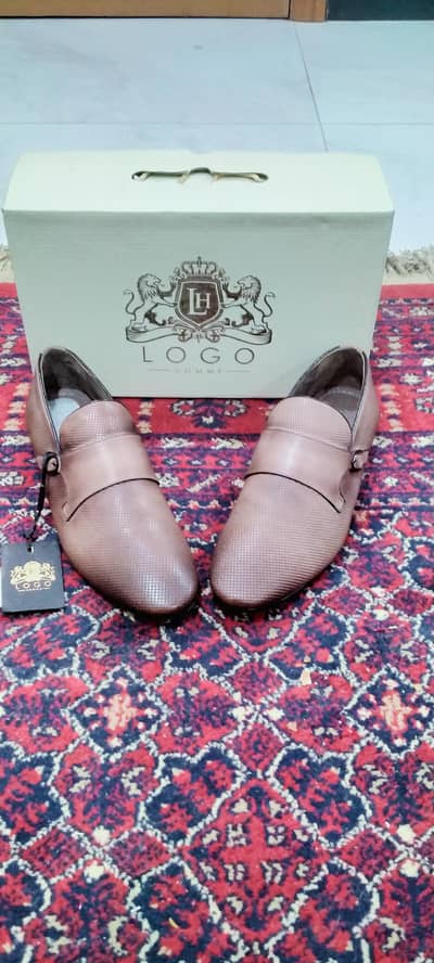 Branded shoes for men