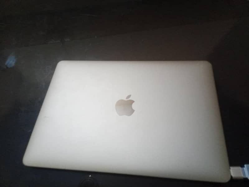 MacBook pro 2015 0