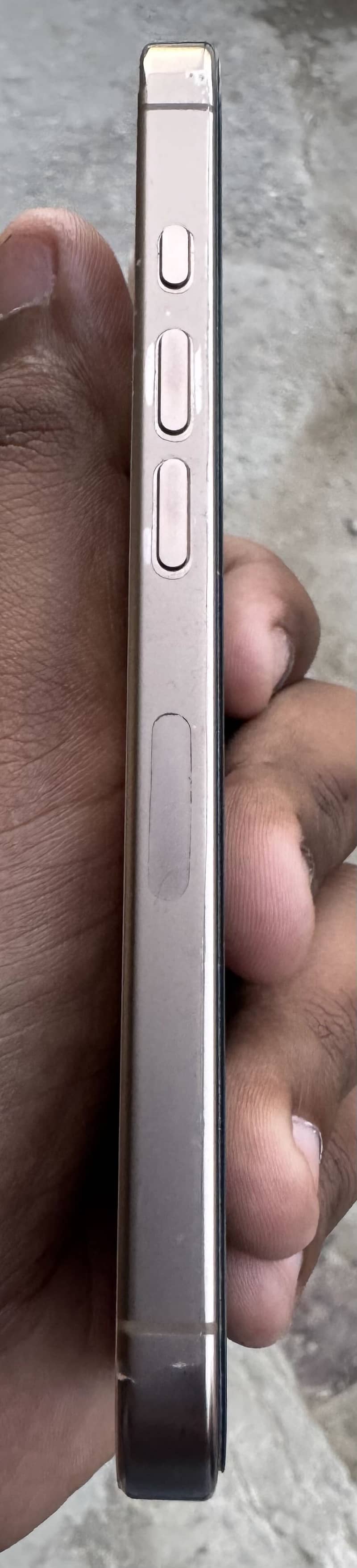 iPhone 16 pro 3
