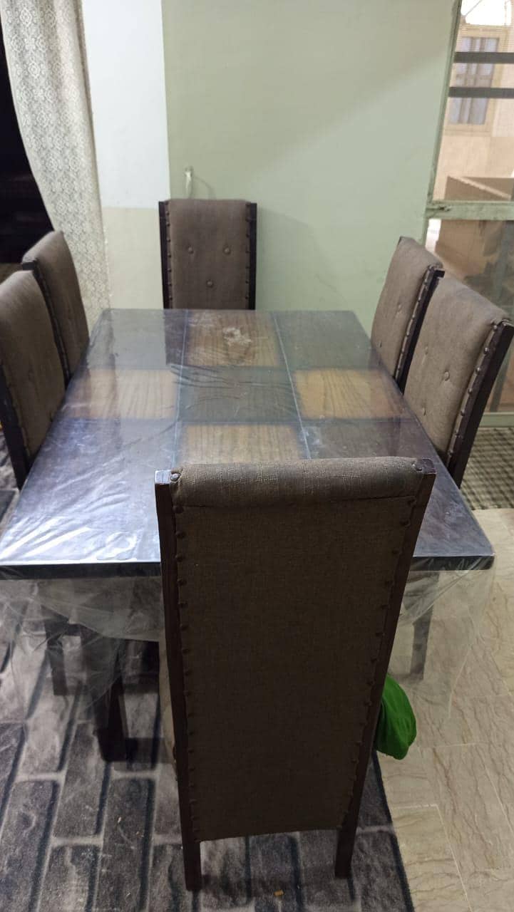 dining table 6 seater 0