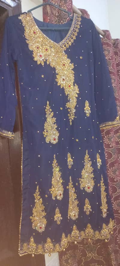 Neavy blue trouser qameez duppatta full work howa hai