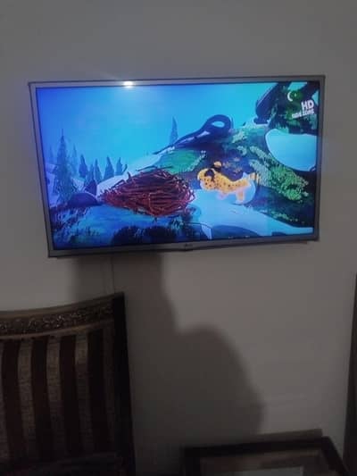 LG led 32 inch for sale good condition