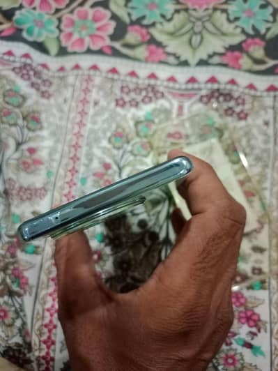 Vivo V30e