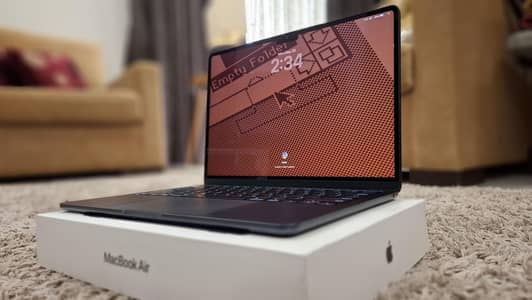 Apple MacBook Air M2 (10/10)  8GB / 256GB SSD | Midnight | 10/10