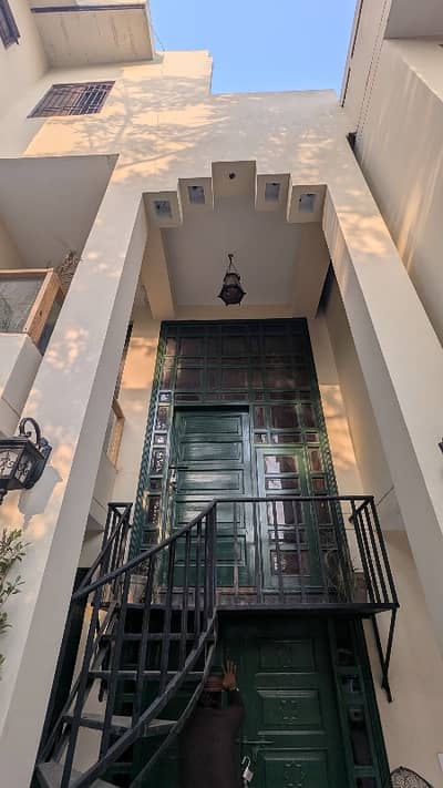 10 Marla House For Rent In Gulberg, Near Gym Khana Available For Rent 10 Marla House For Rent In Gulberg, Near Gym Khana Available For Rent