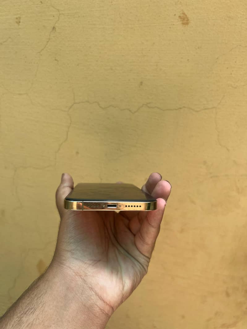 iPhone 12 pro max 5