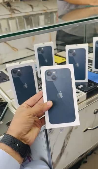 Apple iPhone 13