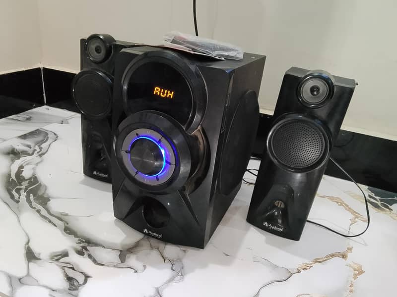 audionic Mega 100 5