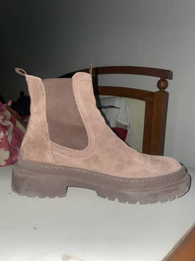 Brown Suede Chelsea Boots (size: 41-42)