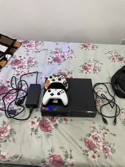 X-box one j-tag for sale ( along with 2 controllers )