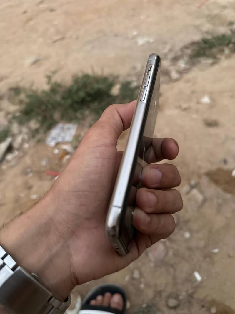 Apple iPhone 11 Pro 3
